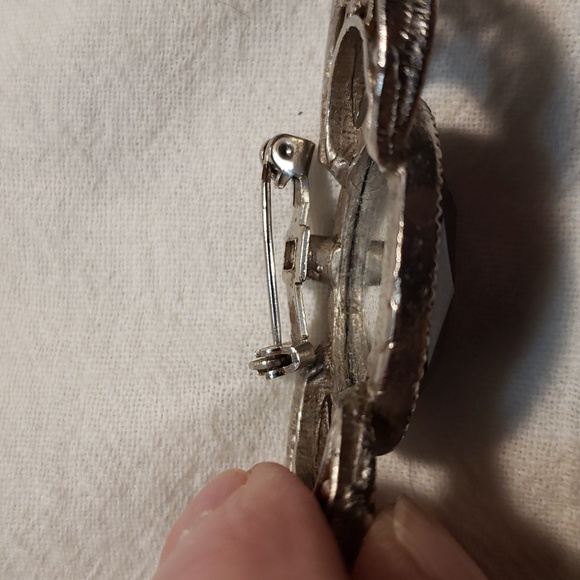 Vintage  ©️ Pisces Blue Glass pendant and Silvertone Brooch by Enrique L. Lopez - Picture 7 of 7